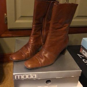 Brown boots